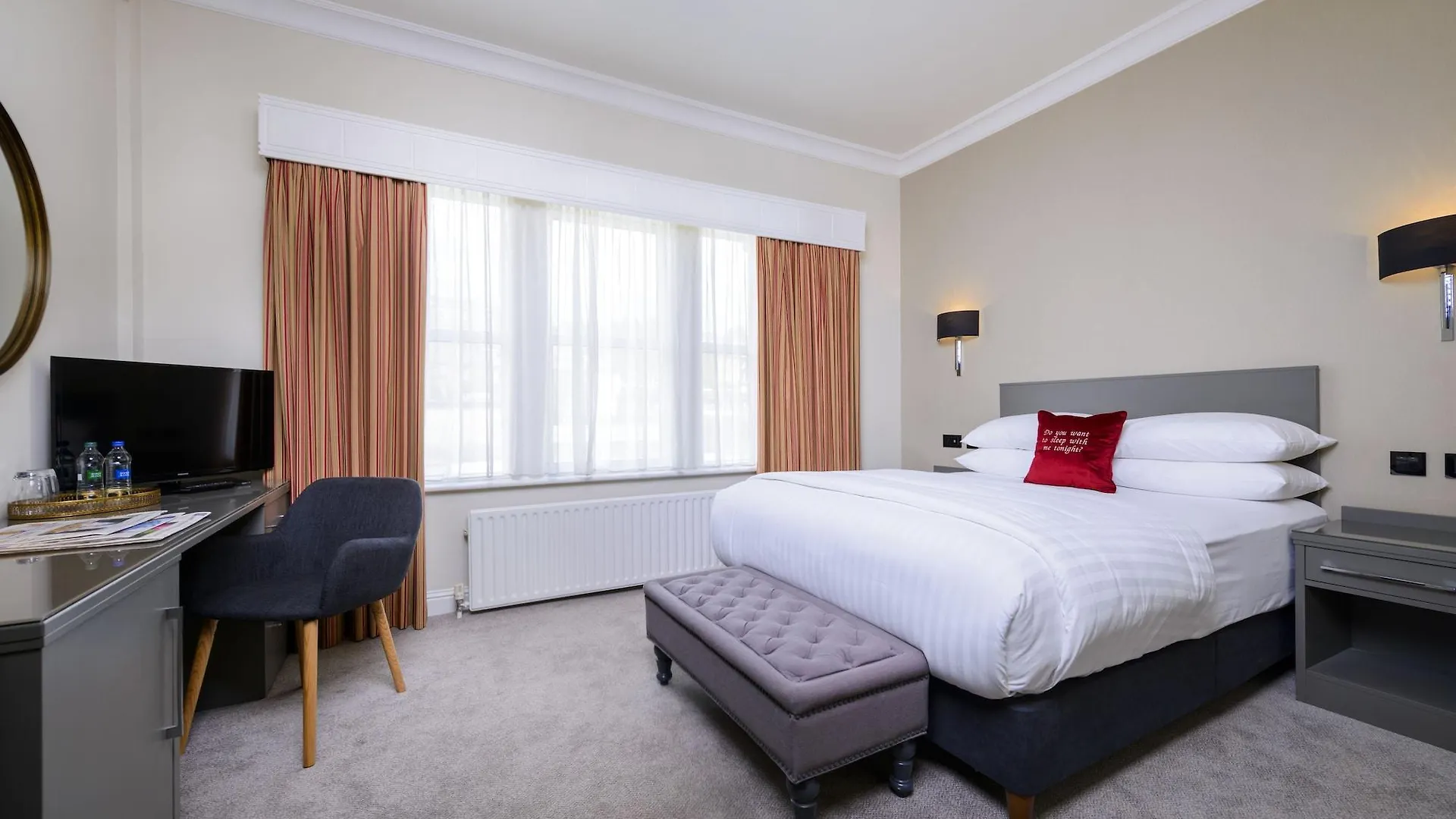 The Metropole Hotel Корк