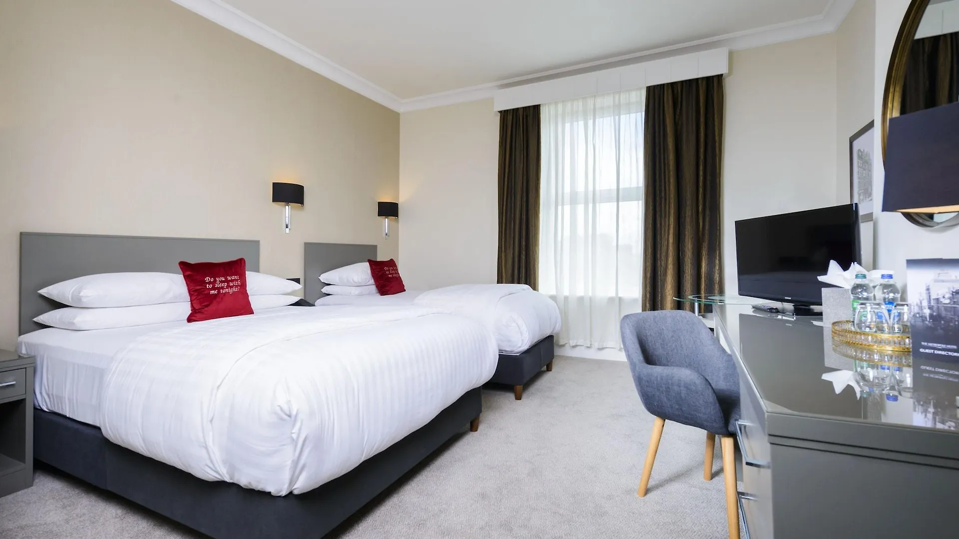 The Metropole Hotel Корк