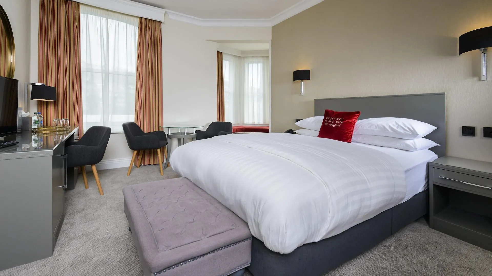 The Metropole Hotel Корк