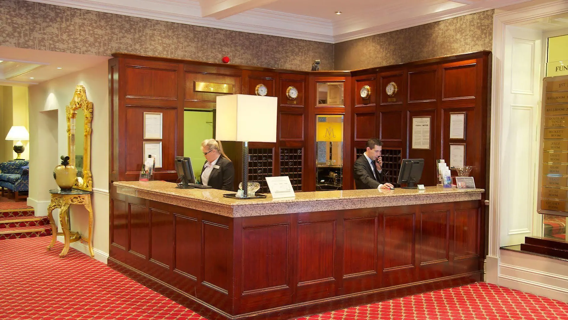 The Metropole Hotel Корк