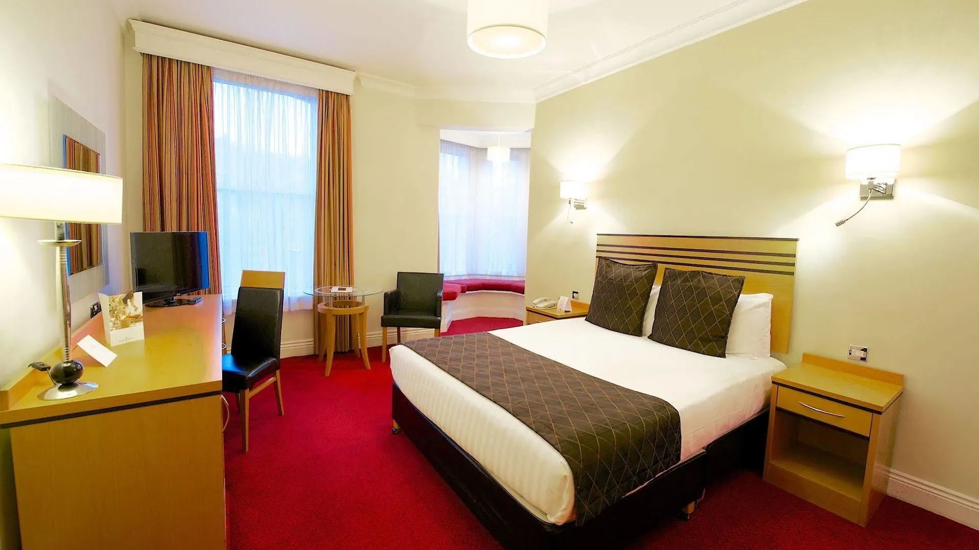 The Metropole Hotel Корк